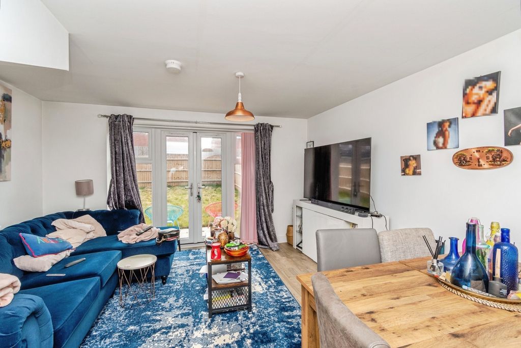 Property photo 2 of 12 Photo