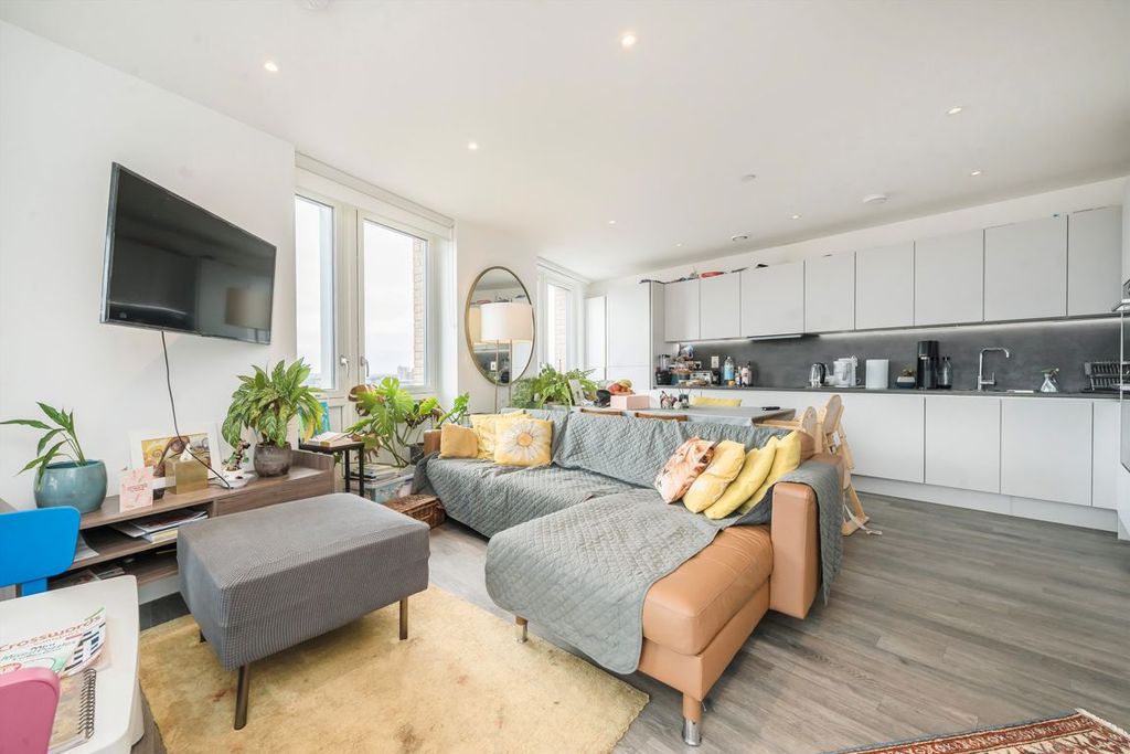 Property photo 3 of 6