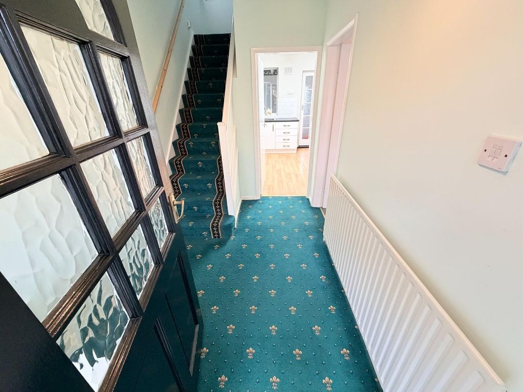 Property photo 3 of 25 Hall