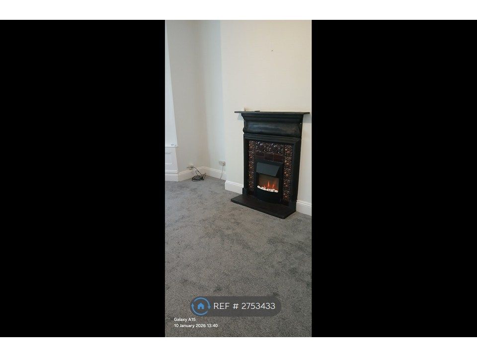 Property photo 1 of 15 Feature Fire Place With Electric Fire