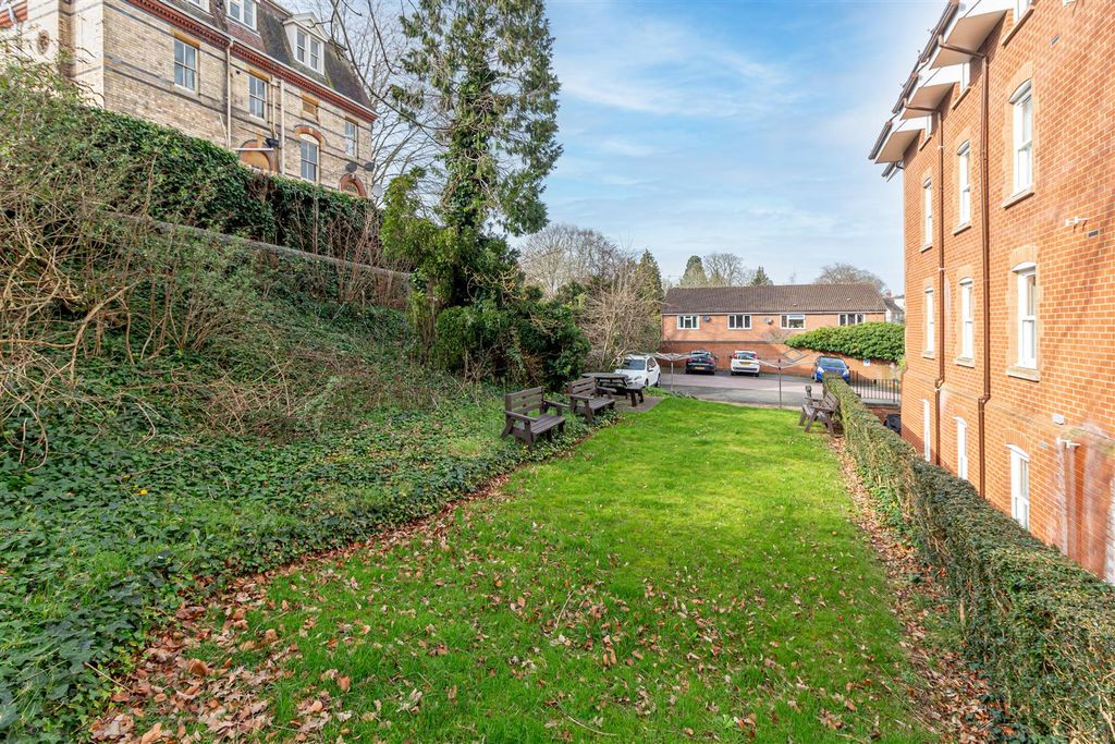 Property photo 3 of 15 Garden-2.Jpg