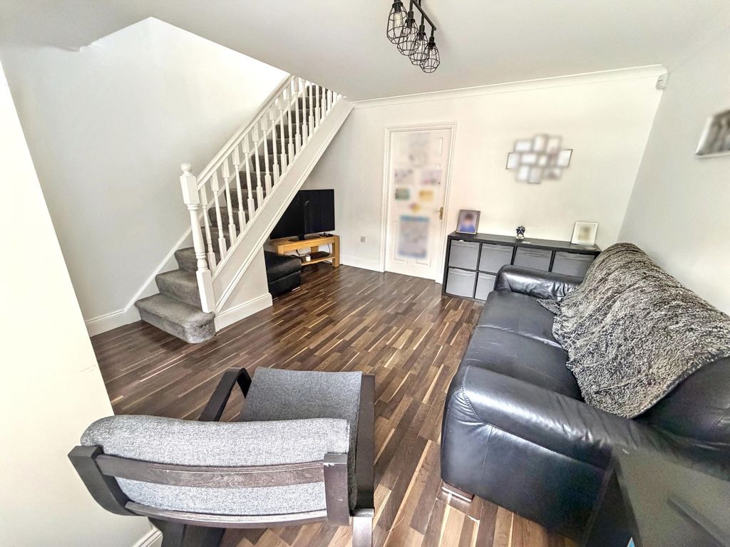 Property photo 2 of 11
