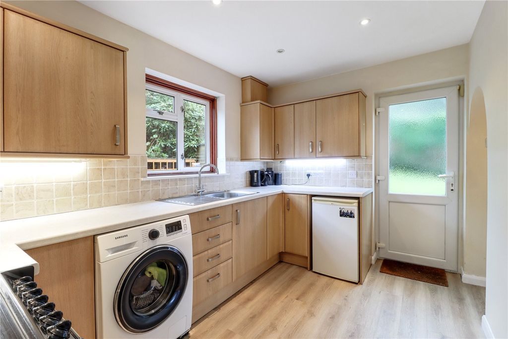 Property photo 3 of 12 Kitchen