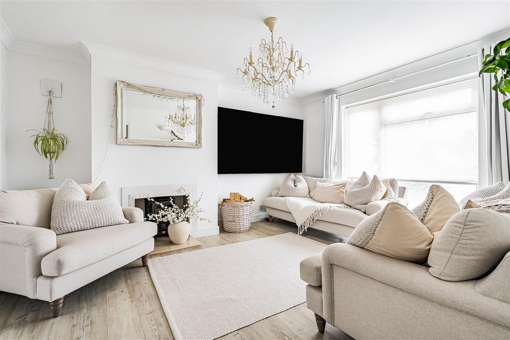 Property photo 3 of 26 12_79525.Jpg