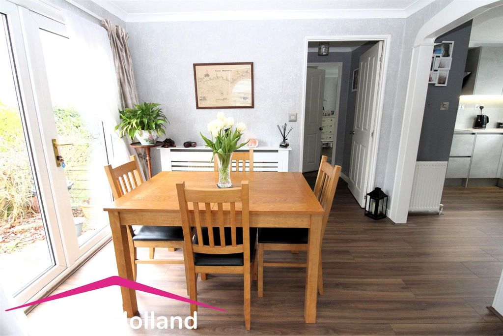 Property photo 3 of 20 Untitled Design (32).Jpg