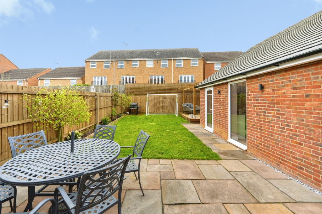 Property photo 2 of 19