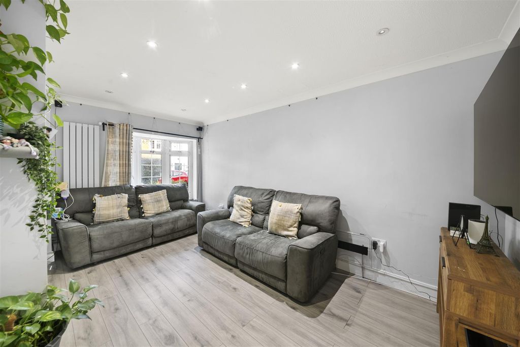 Property photo 3 of 18 Rec 3