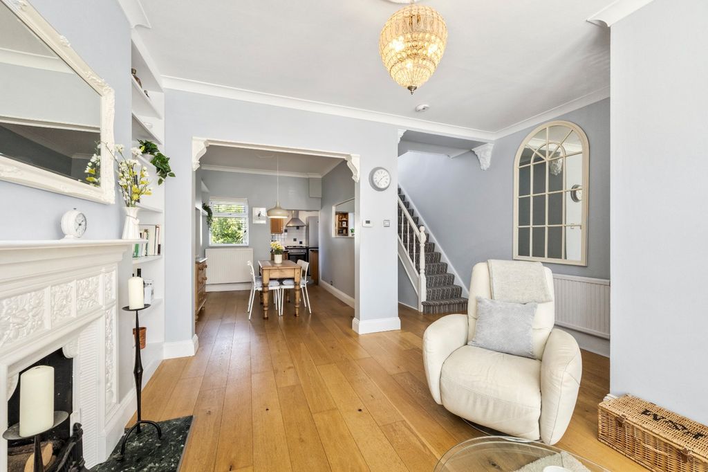 Property photo 2 of 17 Picture No. 32