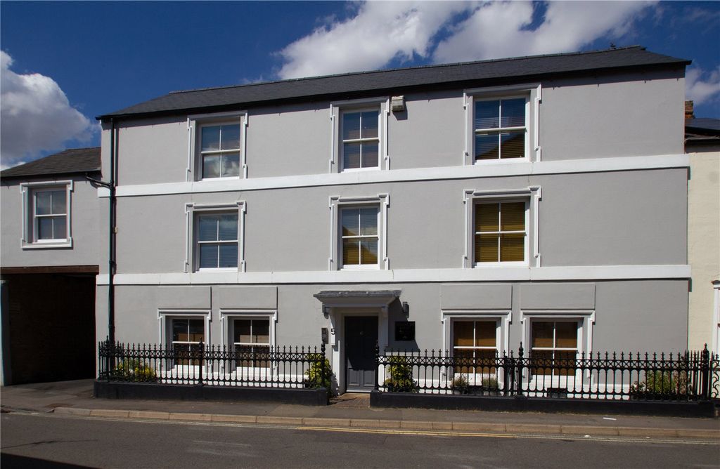 Property photo 1 of 10 External