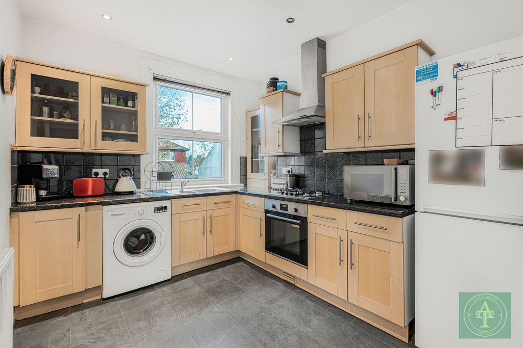 Property photo 3 of 22 Gallery