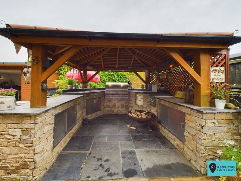 Property photo 2 of 25 Al Fresco Dining