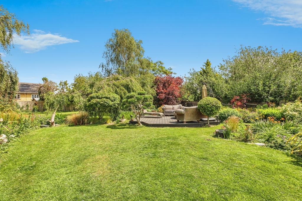 Property photo 3 of 17 Photo