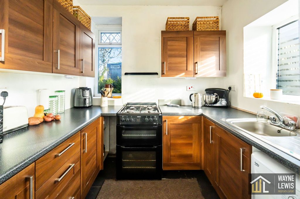 Property photo 3 of 15