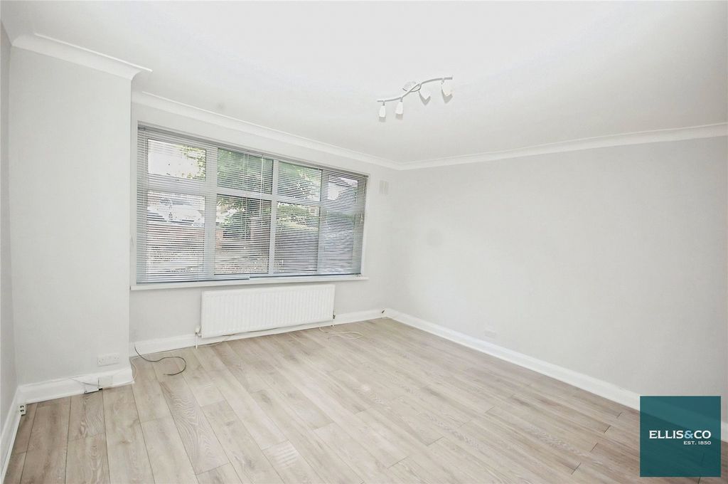 Property photo 2 of 13 Picture No. 35