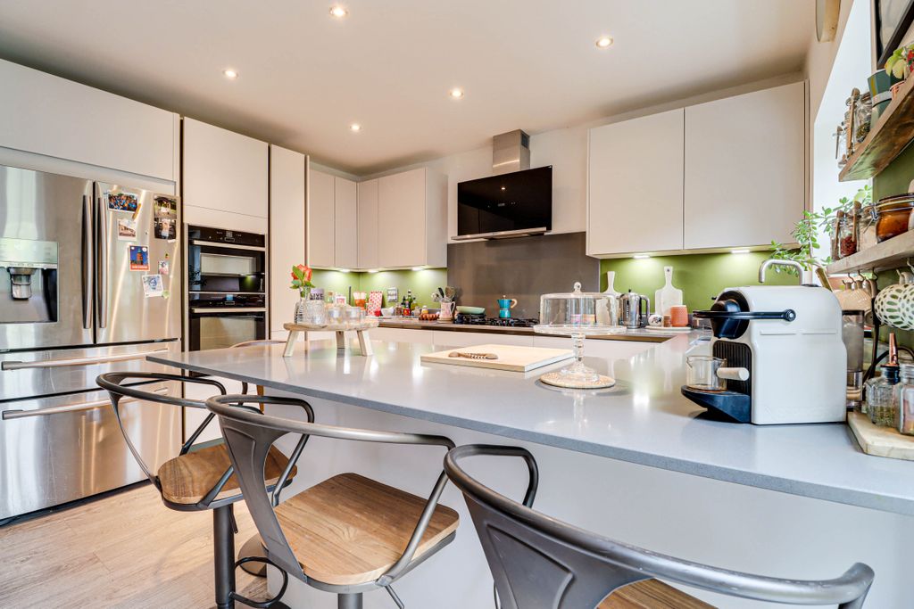 Property photo 2 of 28 Kitchen