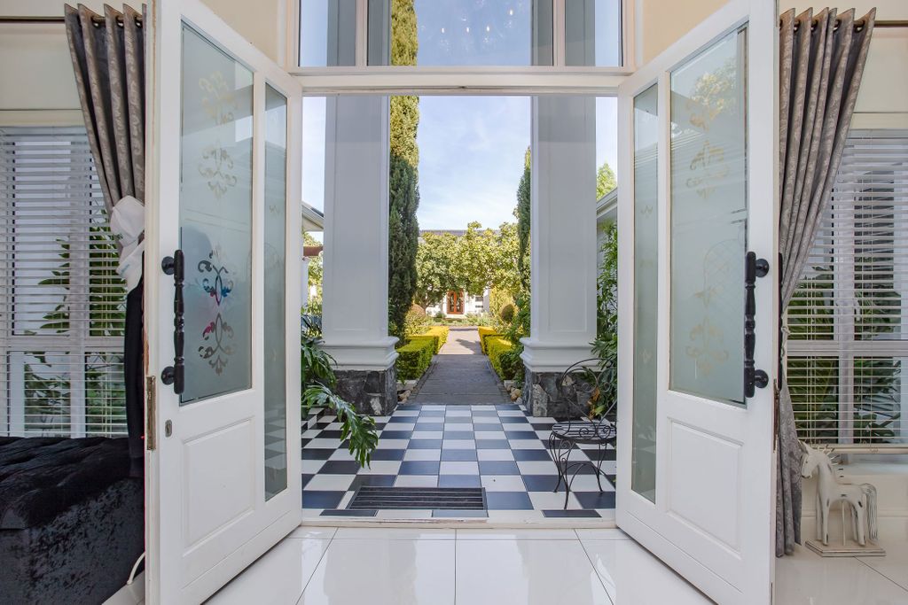 Property photo 2 of 35 Vlv1709092