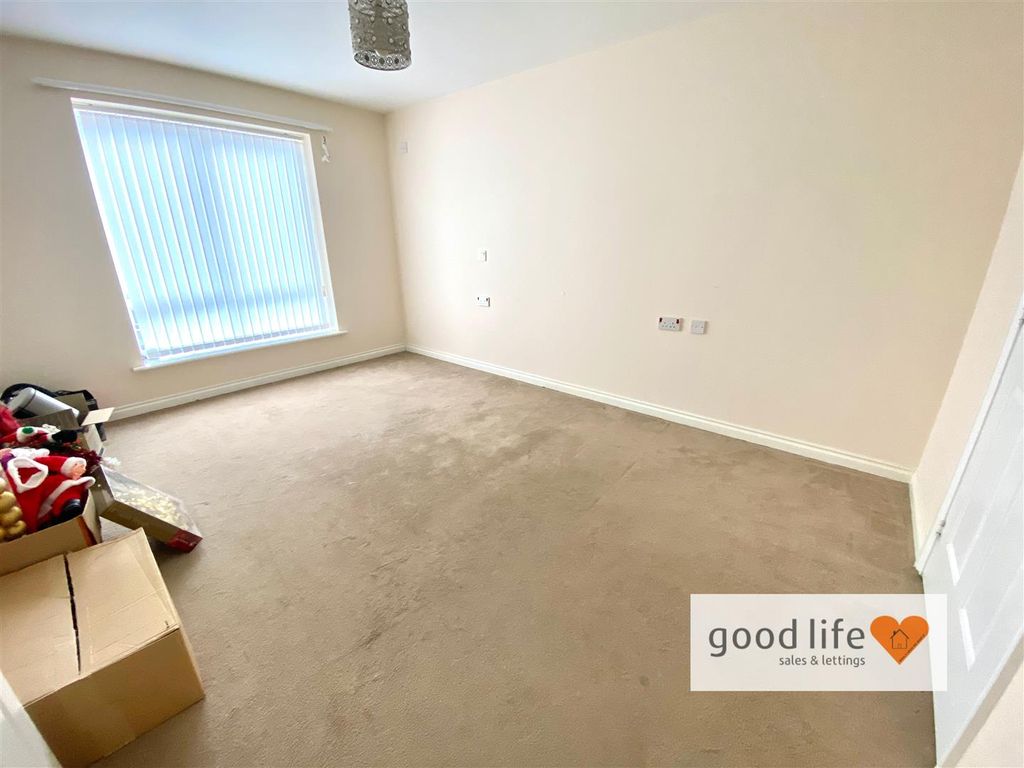 Property photo 2 of 13 20250911_113308622_Ios34Dovecoat.Jpg