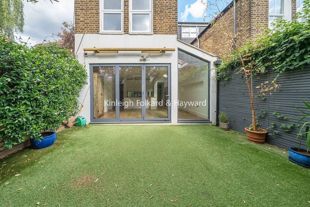Property photo 3 of 13 Picture No. 18