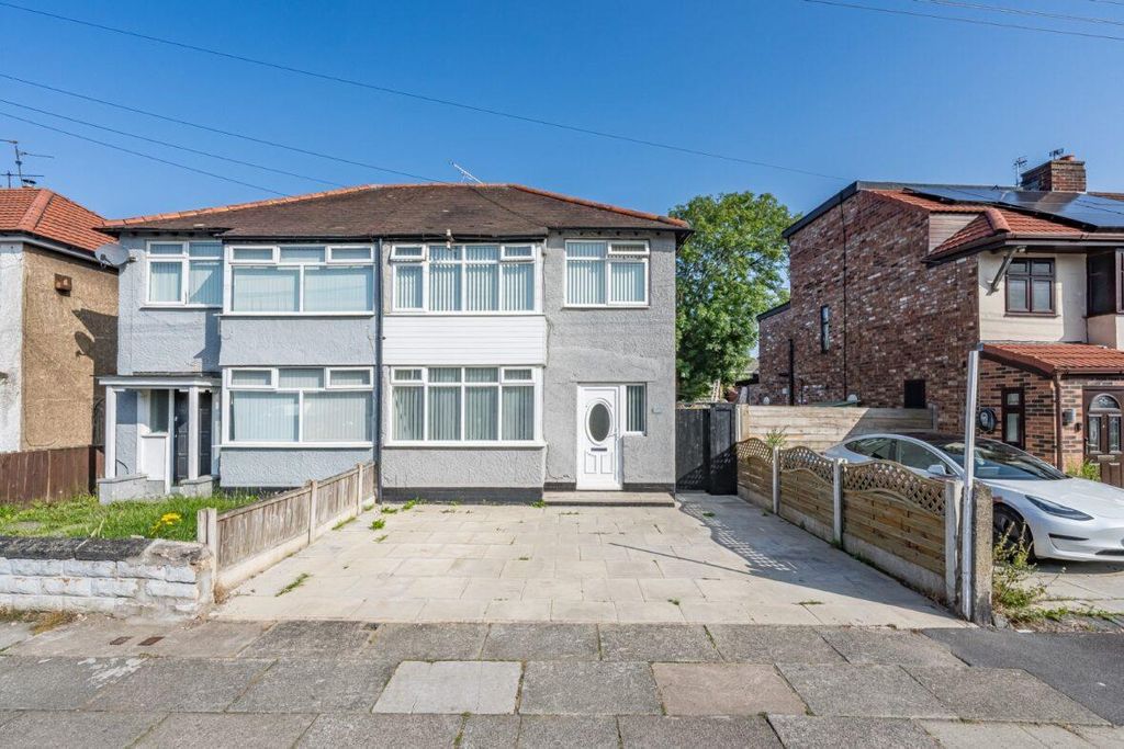 Property photo 1 of 15 77 Jeffereys Crescent External.Jpg