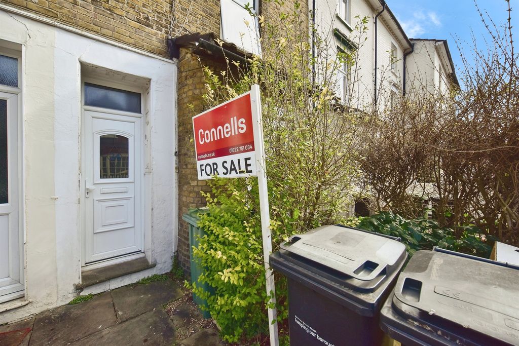 Property photo 1 of 9