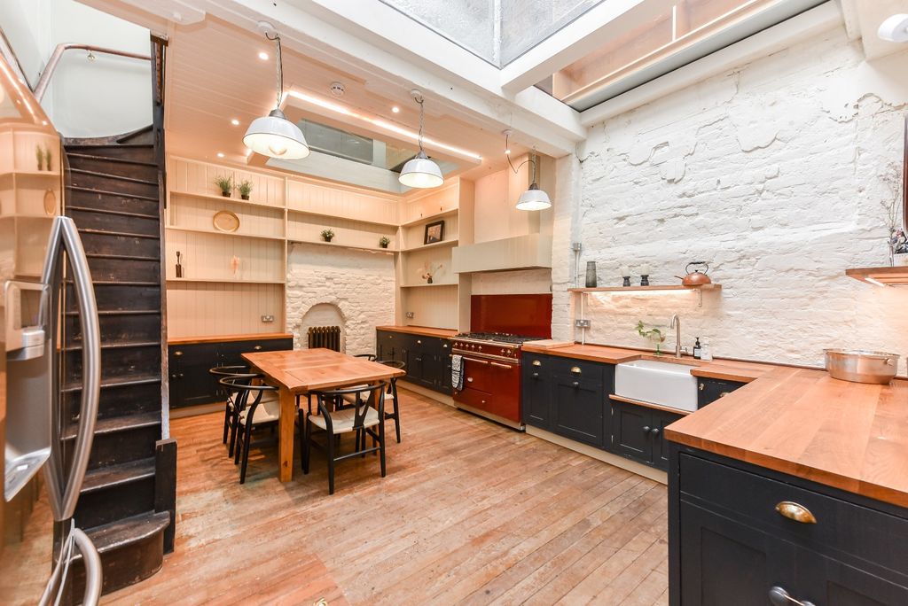 Property photo 3 of 47 1810144