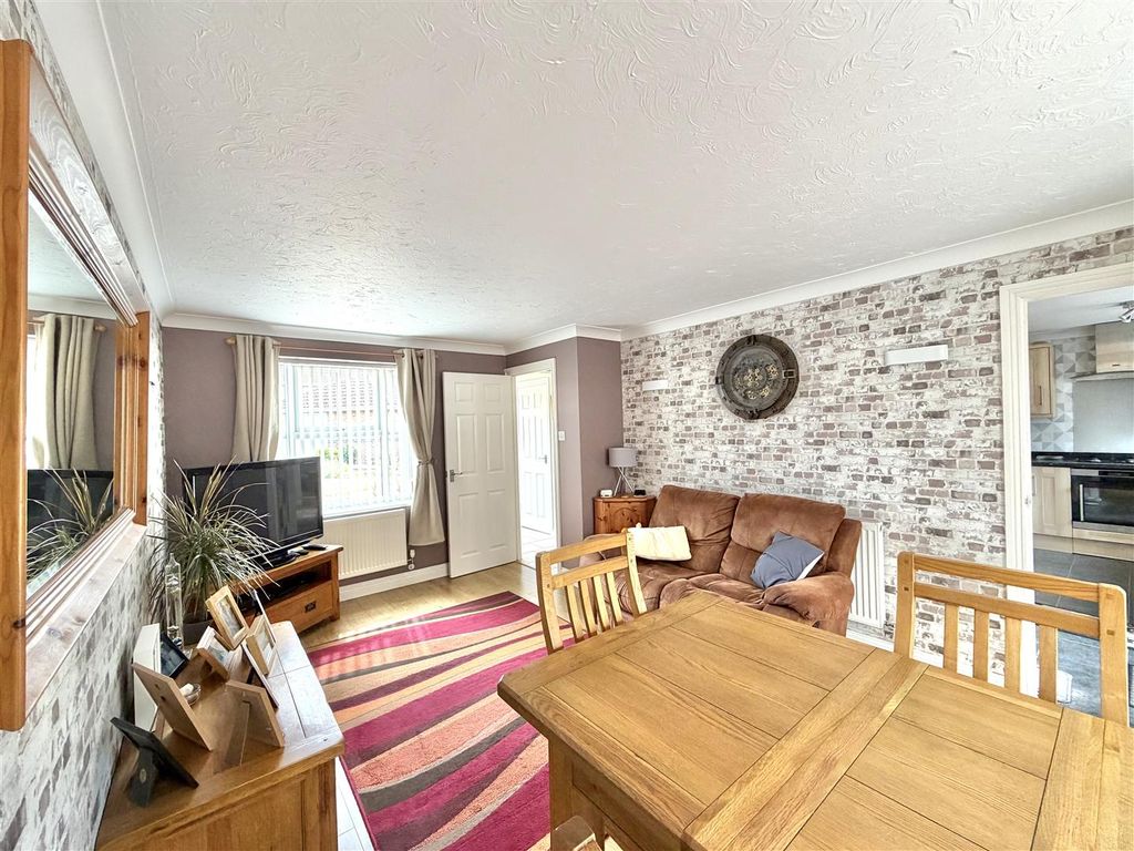 Property photo 3 of 20 Dining Room