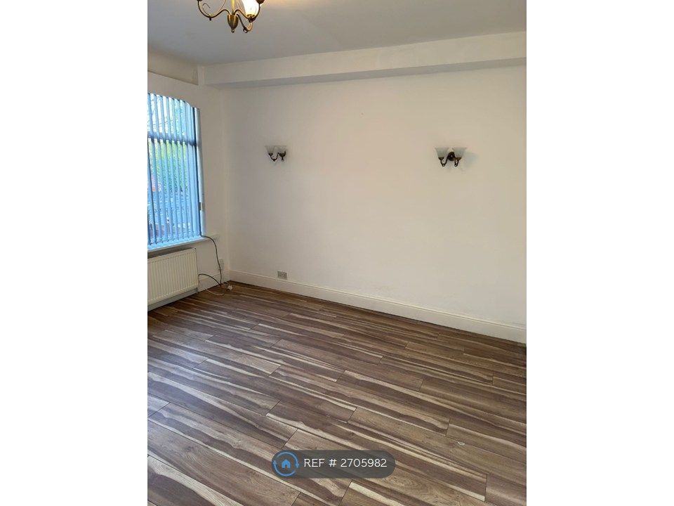 Property photo 3 of 22 Front Room