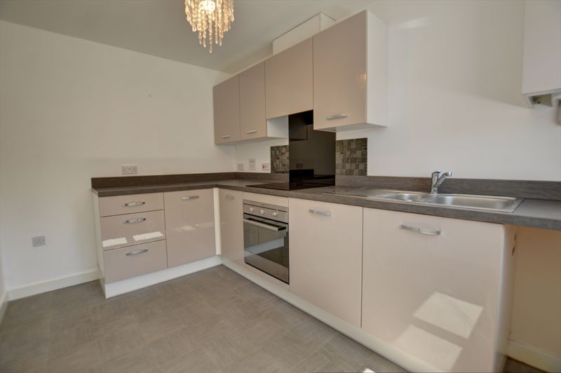 Property photo 3 of 12 Photo 8