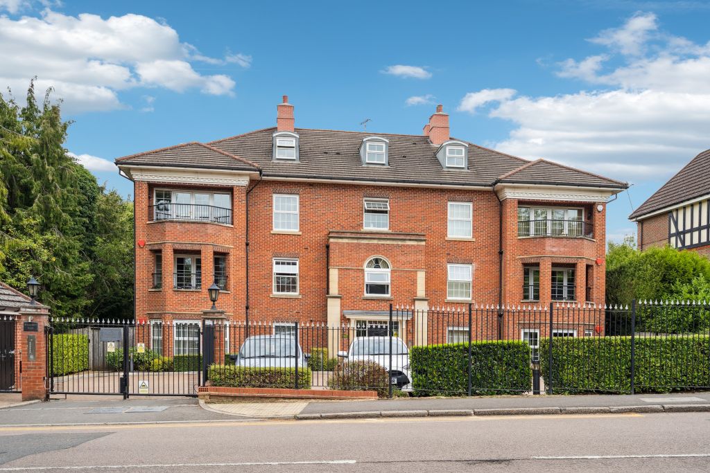 Property photo 1 of 16