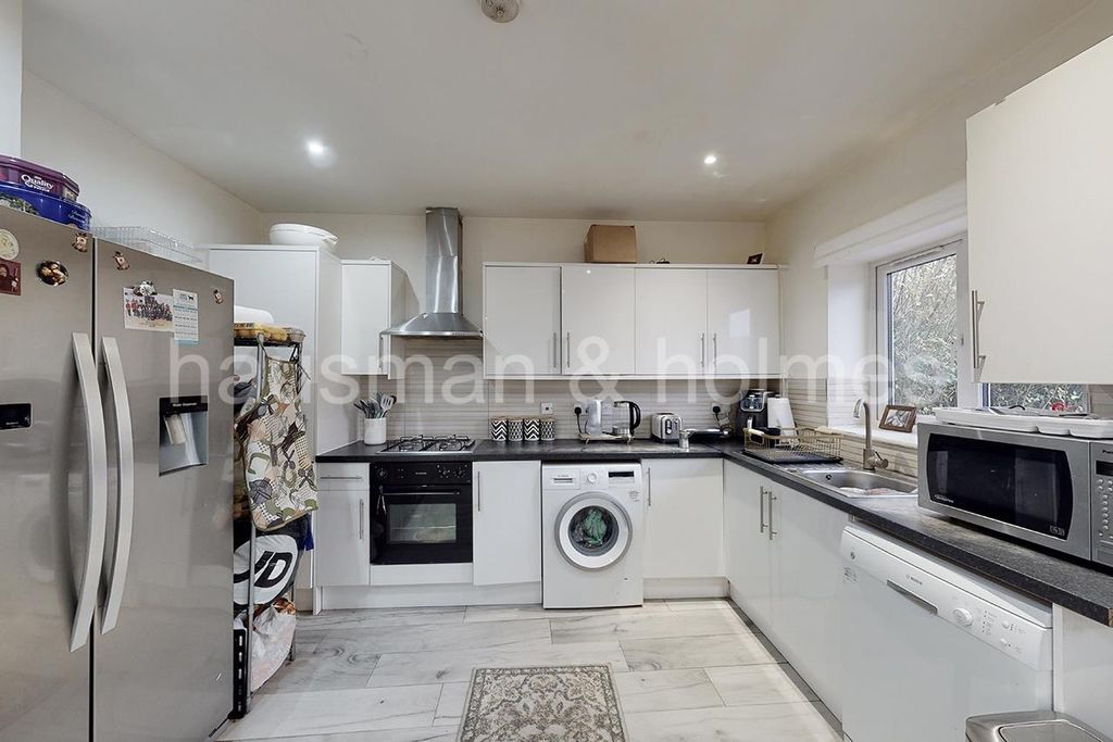 Property photo 3 of 31 W08.Jpg