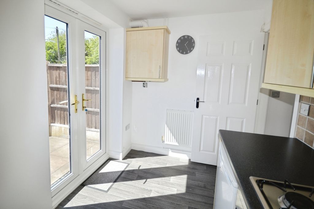 Property photo 3 of 15 Kitchen