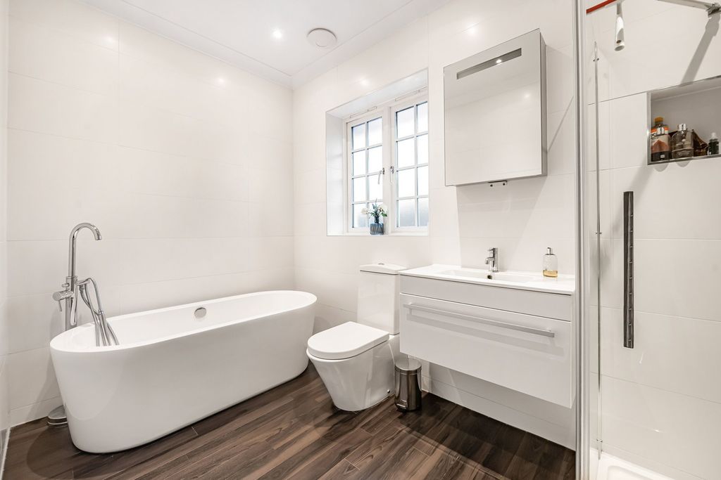 Additional image 18 of 5 bed detached house for saleHine Close, Coulsdon CR5