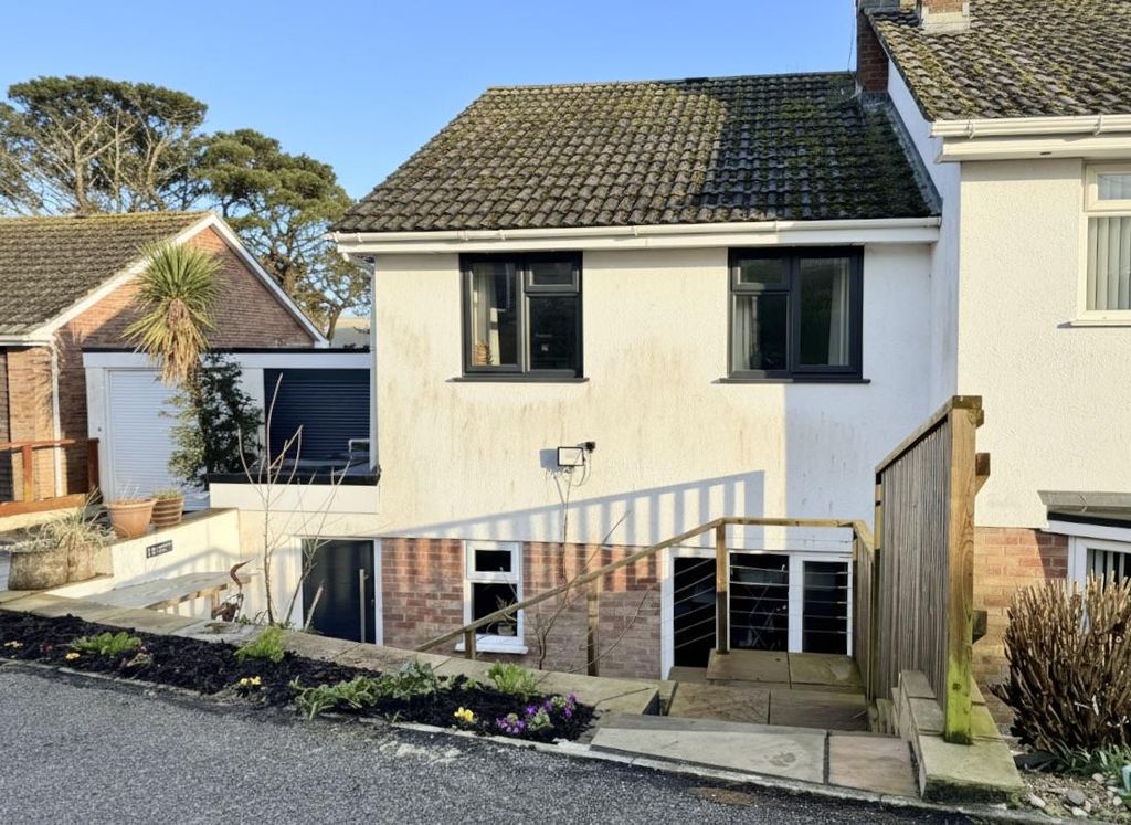 Property photo 1 of 25 Front