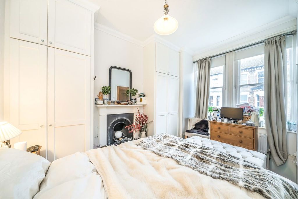 Property photo 2 of 8