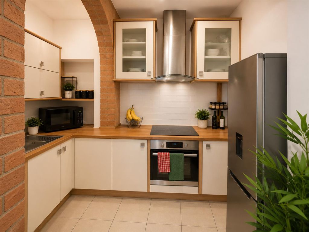 2 bed flat for saleWeldon Road, Corby NN17 photo 4