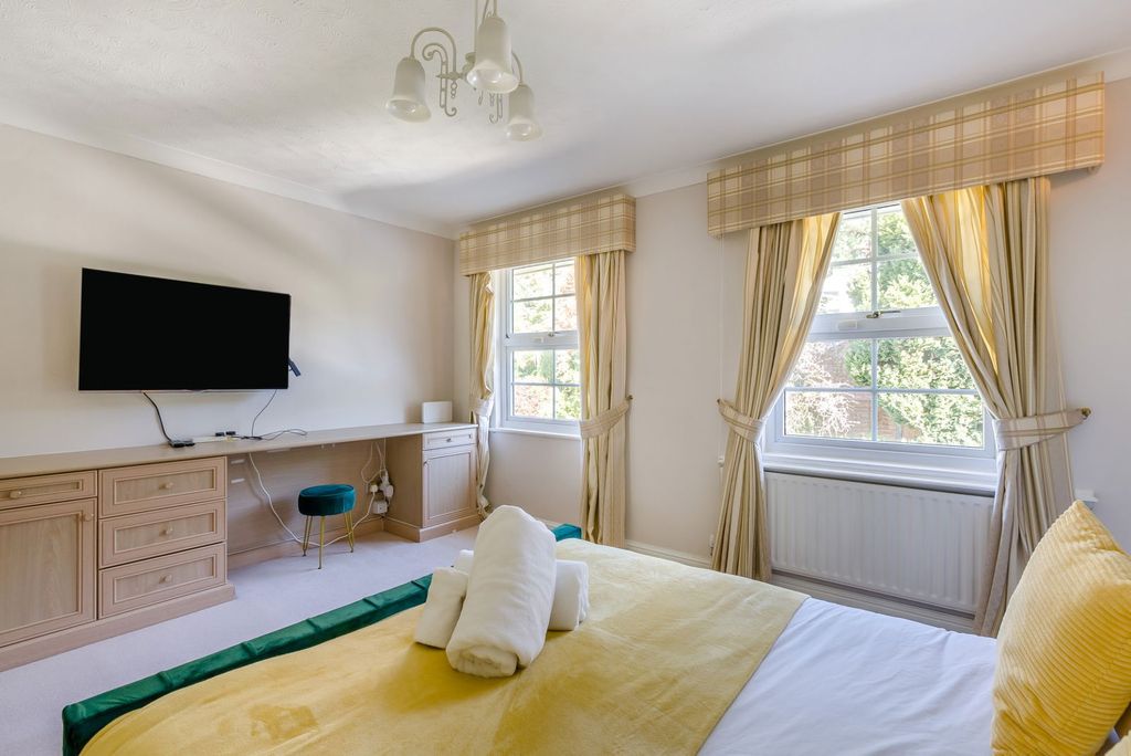 Additional image 16 of 4 bed detached house for salePotters Heights Close, Pinner HA5