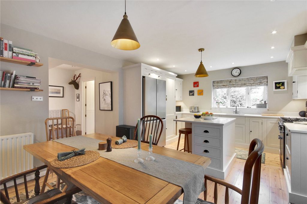 Property photo 2 of 20 Kitchen/Dining Room