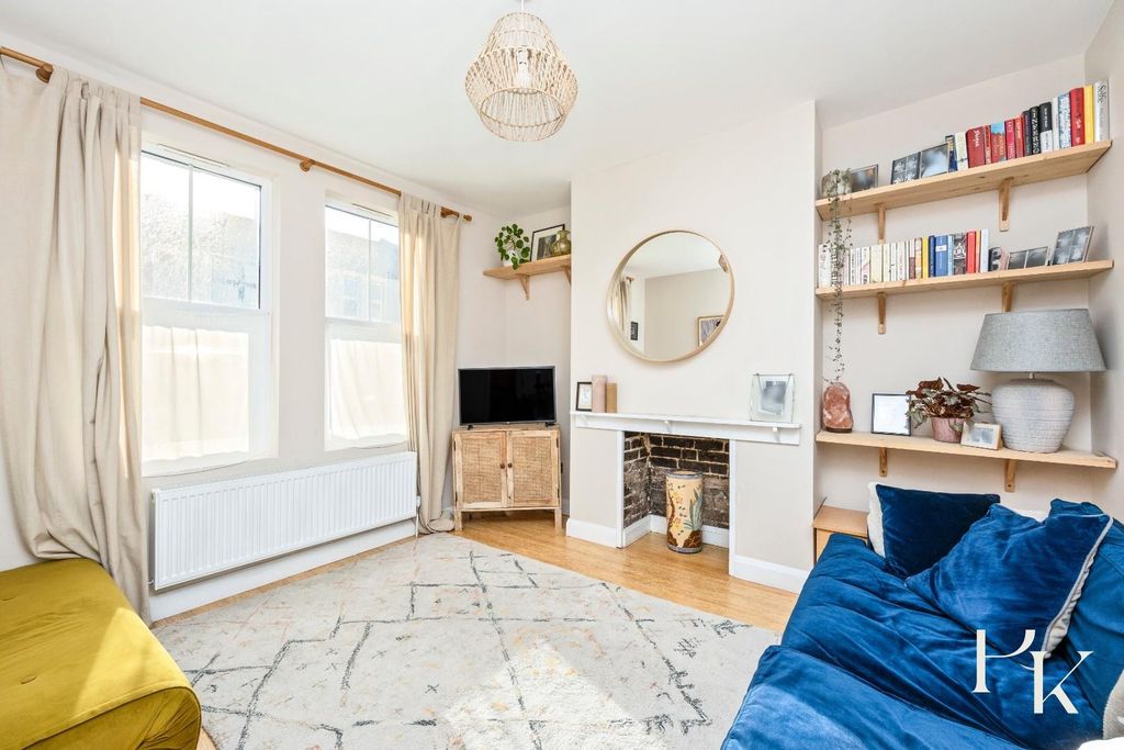 Property photo 2 of 18