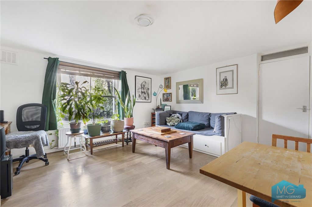 Property photo 1 of 17 Picture No. 04