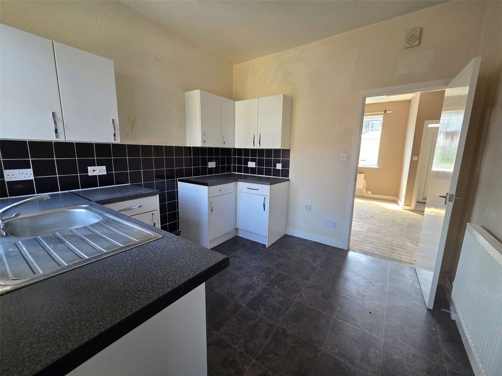 Property photo 2 of 13 Kitchen