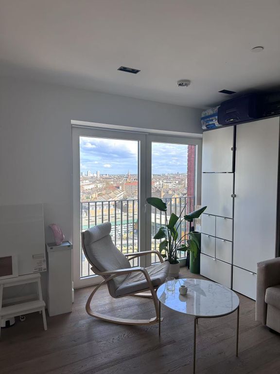 Property photo 3 of 12