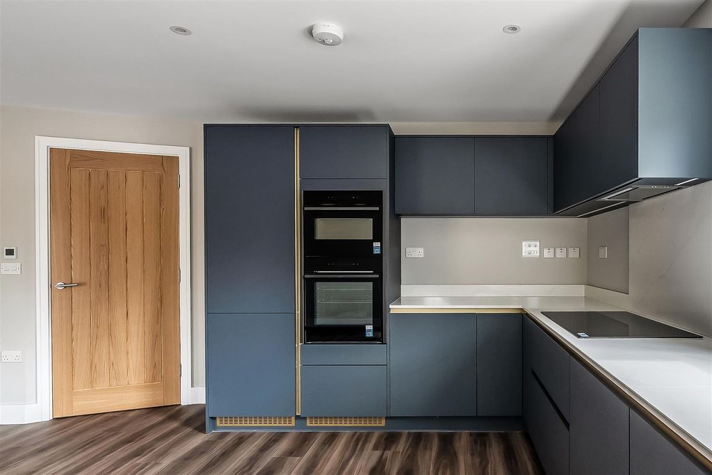 Property photo 3 of 14 1-Givons-House-11.Jpg