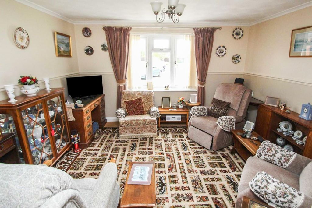 Property photo 3 of 20 Living Room