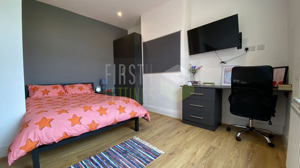 Property photo 2 of 25 Photo 13