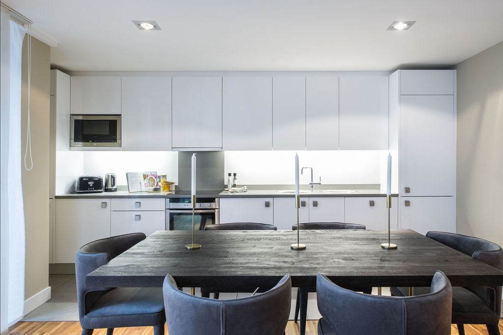 Property photo 3 of 8 Photo 4