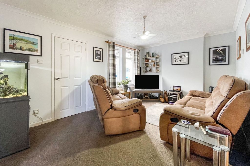 Property photo 3 of 15