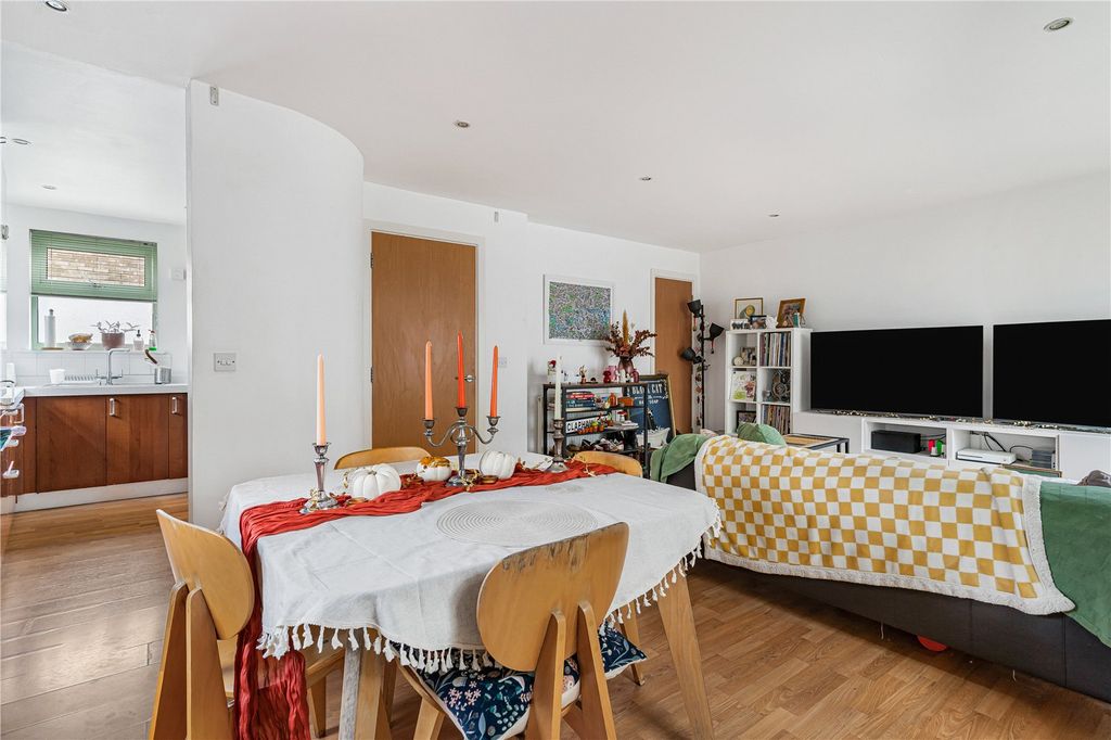 Property photo 3 of 17 Reception Room