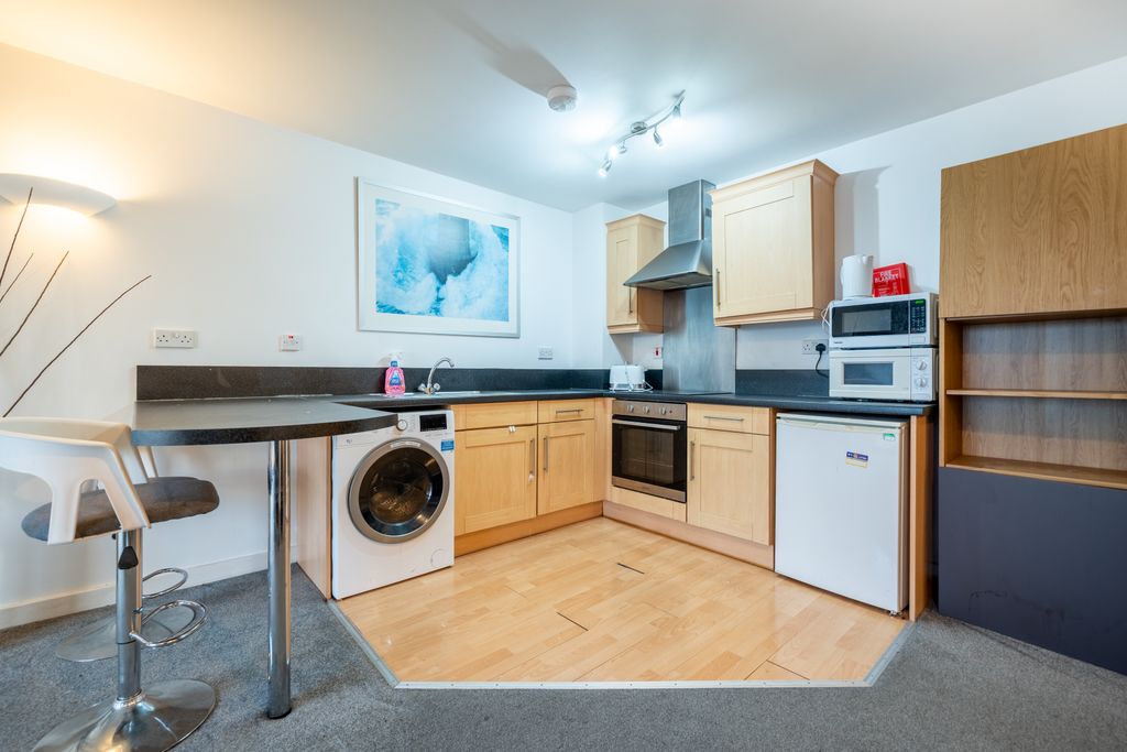 Property photo 2 of 15 25501-17 61 Park West_7