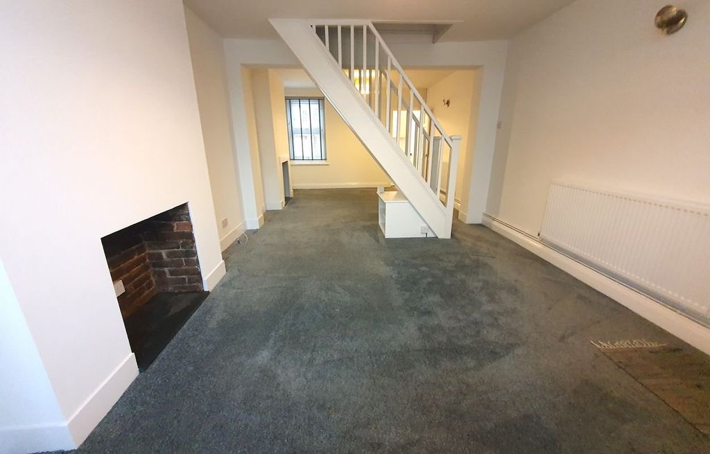 Property photo 3 of 9 Picture 3