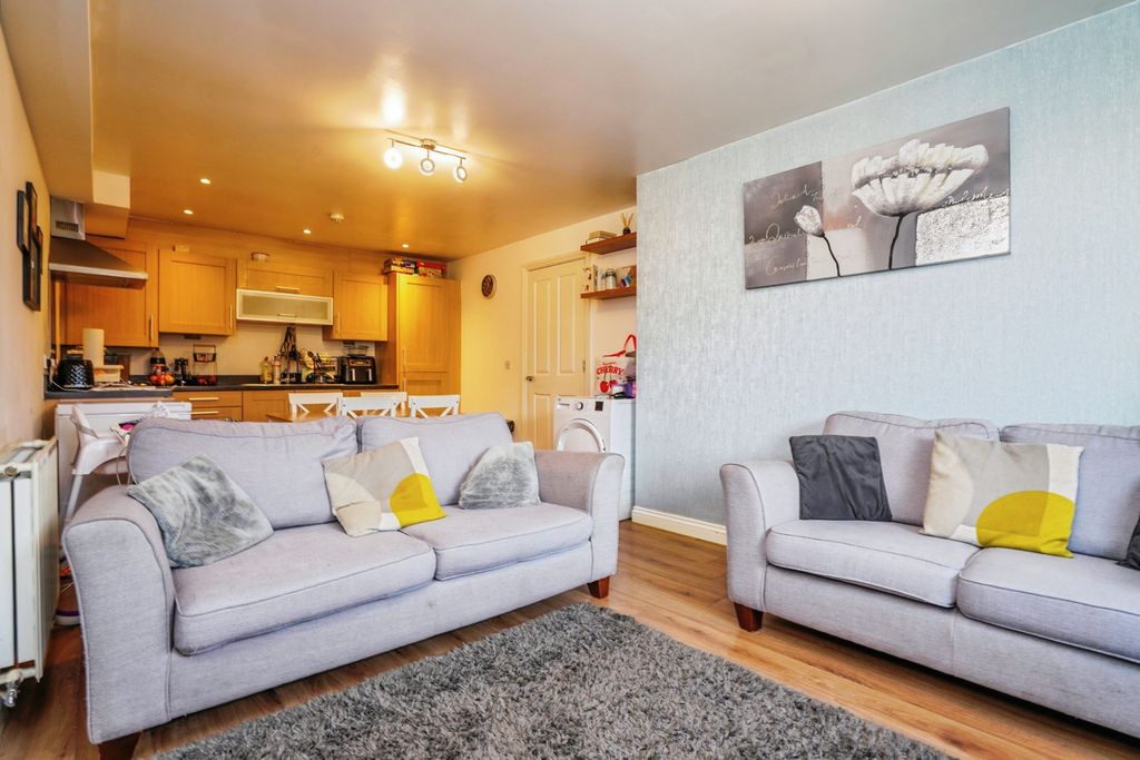 Property photo 2 of 14